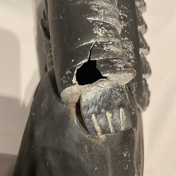 Statue of Asian Warrior - Picture 3 of 6